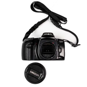 Minolta Dynax 500si + Exakta 28–80mm Zoom Lens